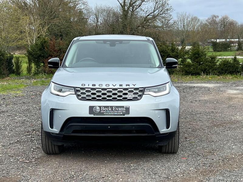 Land Rover Discovery 3 view 2