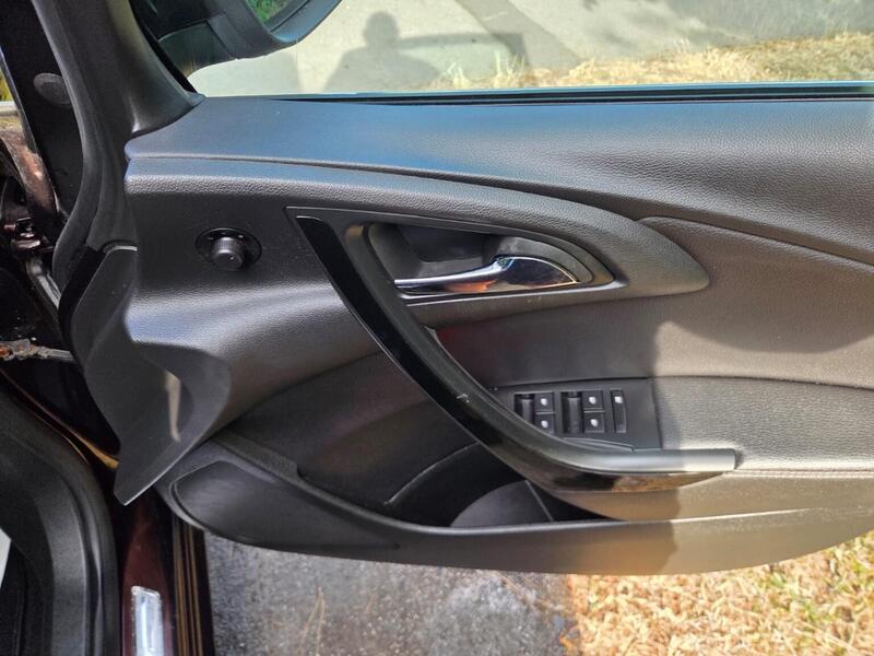 Vauxhall Astra view 4