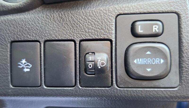 Toyota Auris 1.8 VVT-h Icon Tech CVT Euro 6 (s/s) 5dr thumbnail 45