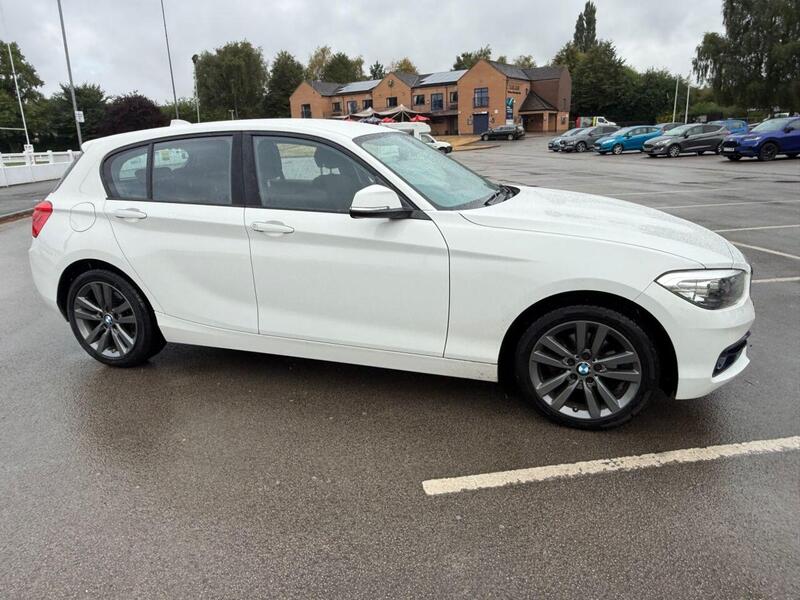 BMW 1 Series view 4