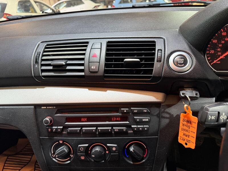 2011 BMW 1 Series — photo 19