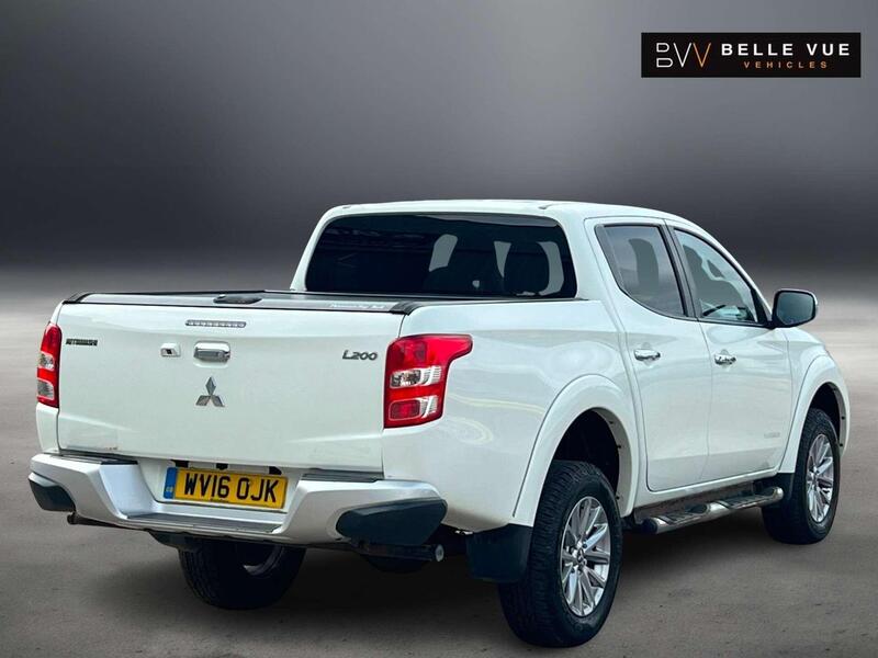 Mitsubishi L200 view 3
