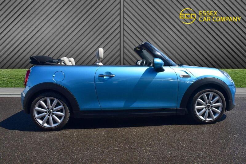 Mini Convertible view 7