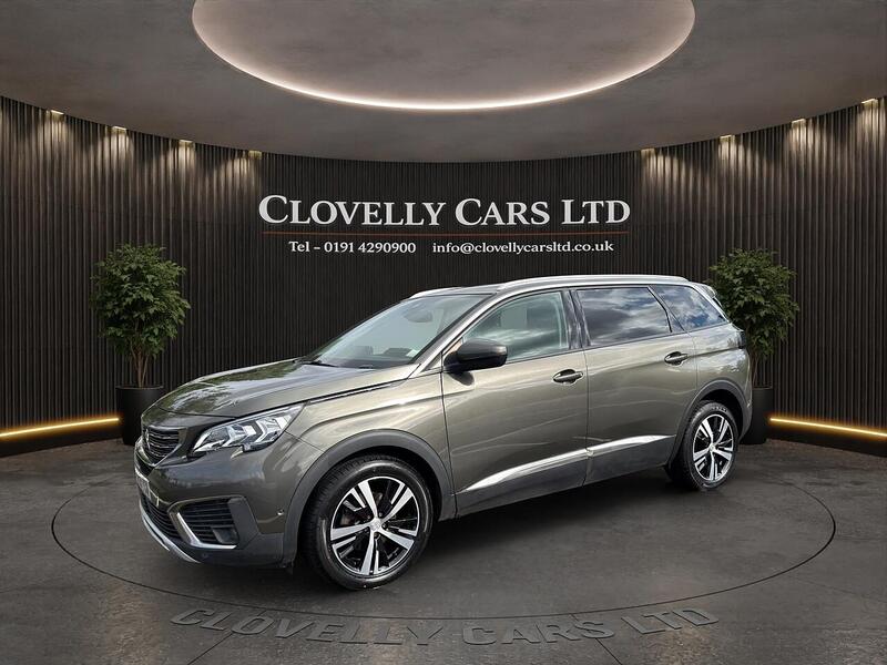 Peugeot 5008 view 3