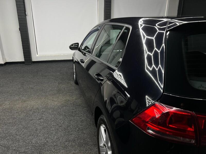 Volkswagen Golf view 5