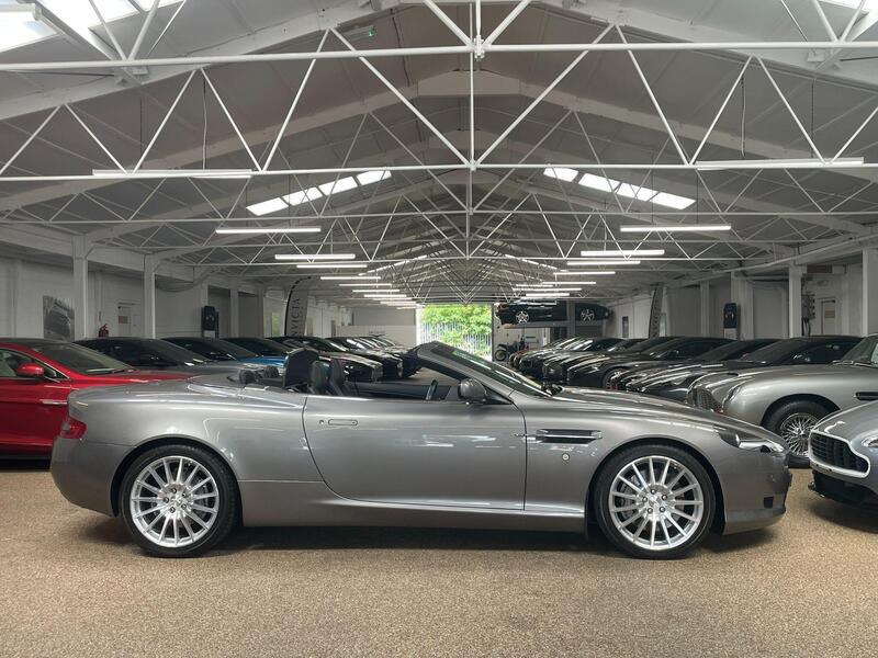 Aston Martin DB9 view 7