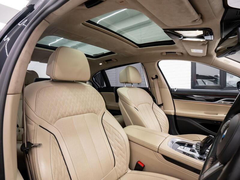 BMW 7 Series view 7