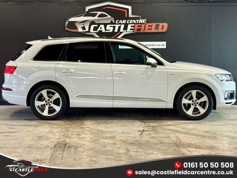 Audi Q7 view 4