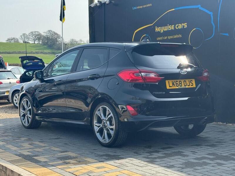 Ford Fiesta view 3