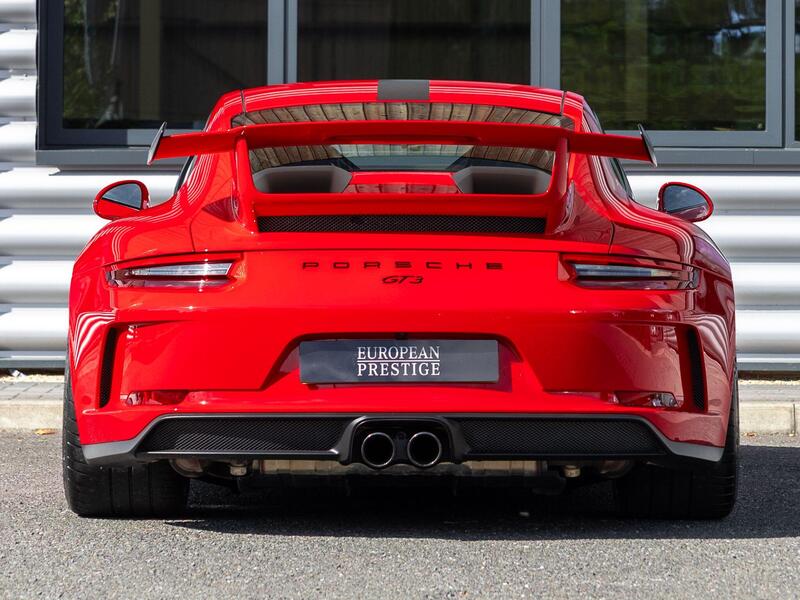 Porsche 911 view 4