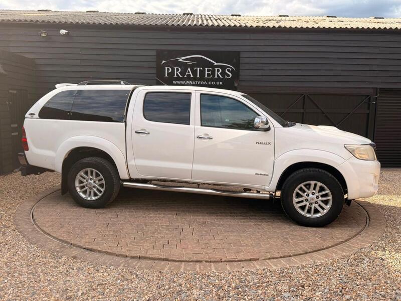 Toyota Hilux view 5