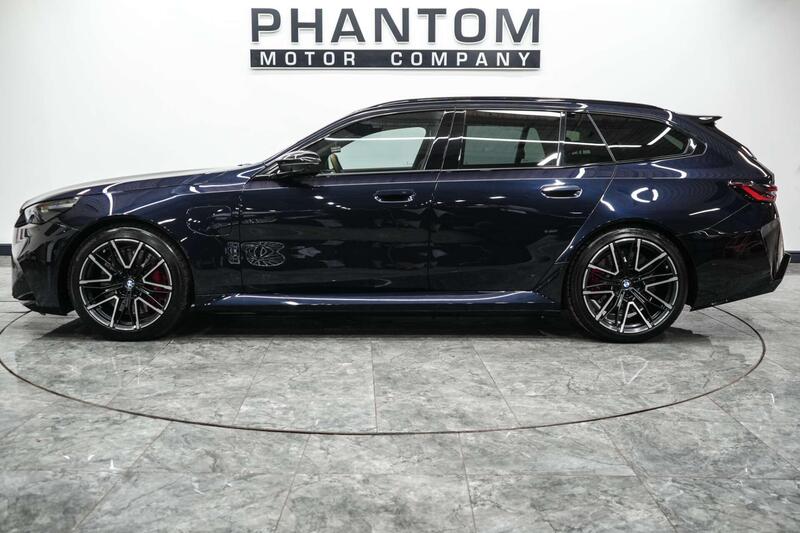 BMW M5 view 3