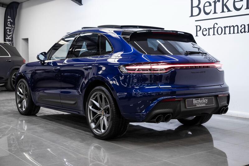 Porsche Macan view 4