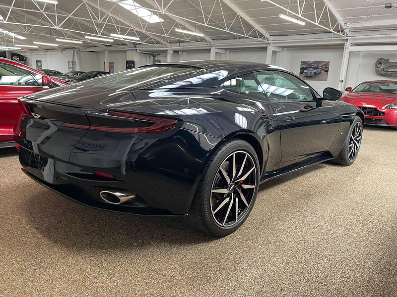 Aston Martin DB11 view 4