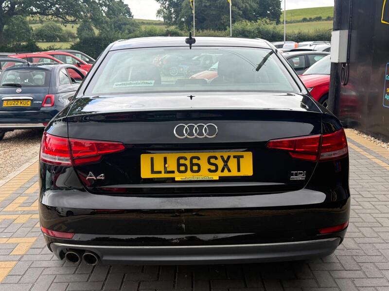 Audi A4 view 4