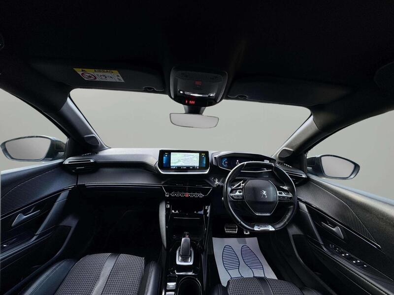 Peugeot E-208 view 4