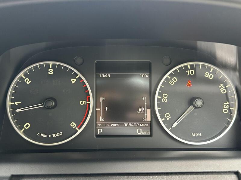 Land Rover Discovery view 29