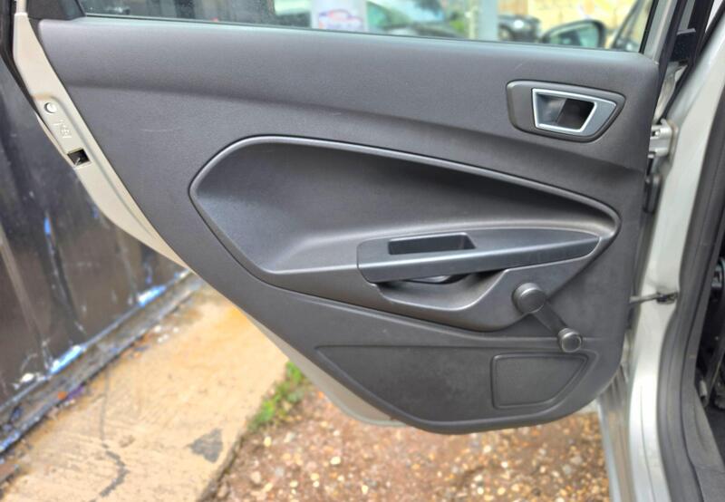 Ford Fiesta 1.25 Zetec Euro 6 5dr thumbnail 23