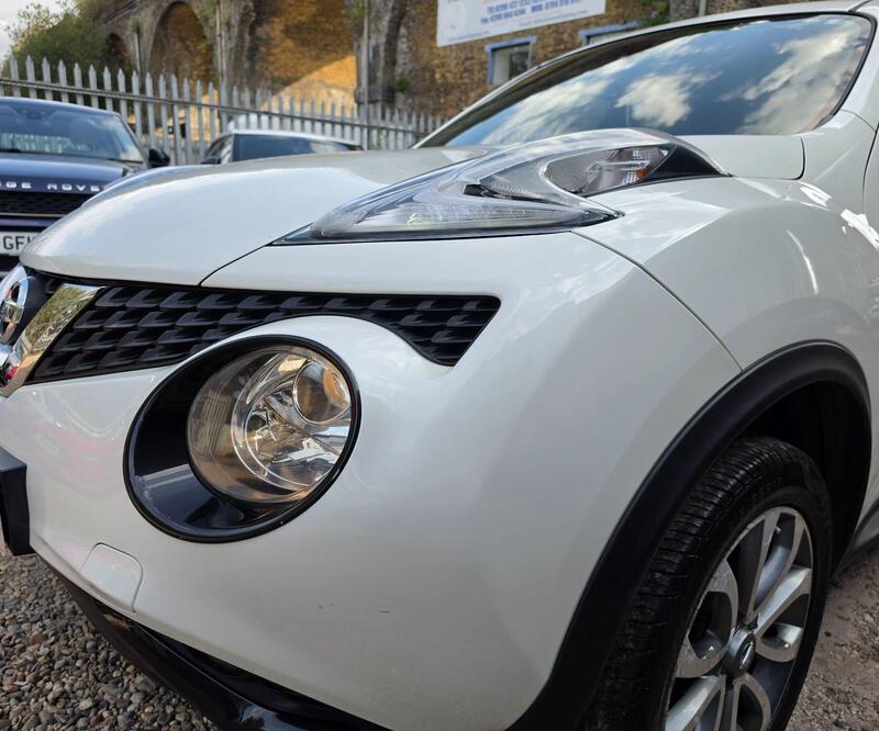 Nissan Juke 1.6 Tekna XTRON Euro 6 5dr thumbnail 11