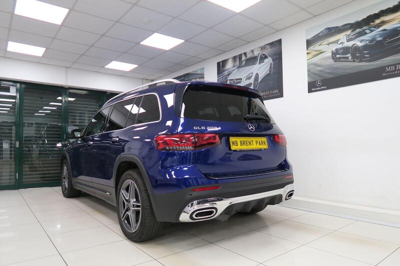 Mercedes-Benz Mercedes-Benz GLB view 4