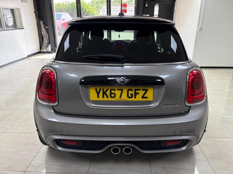 Mini Hatch view 4