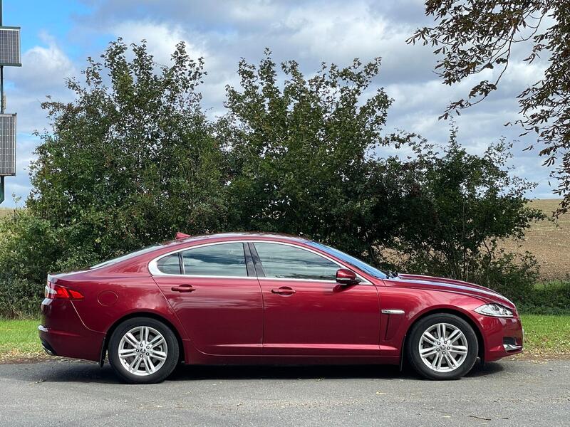 Jaguar XF view 9