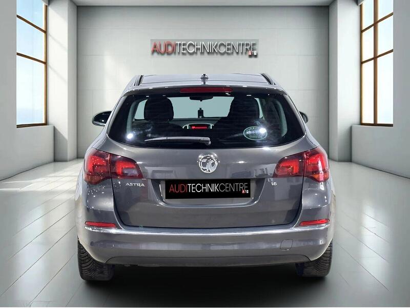 Vauxhall Astra view 5