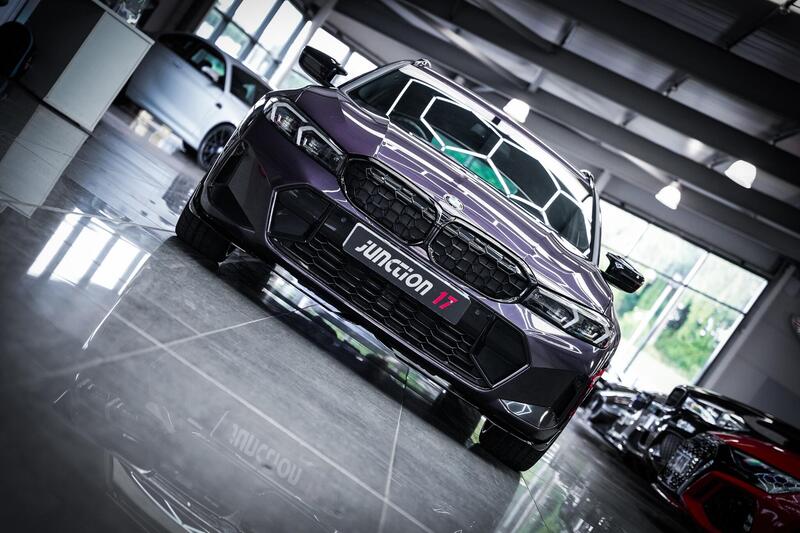 BMW 3 Series view 4