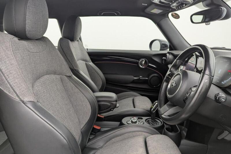 Mini Hatch view 3