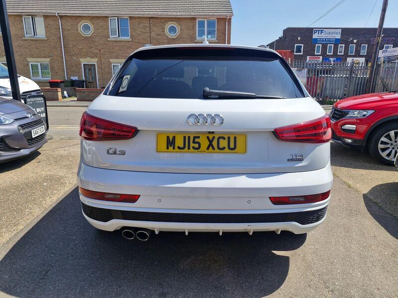 Audi Q3 view 4