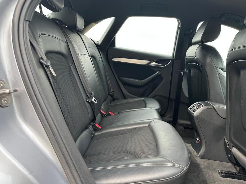 Audi Q3 view 25