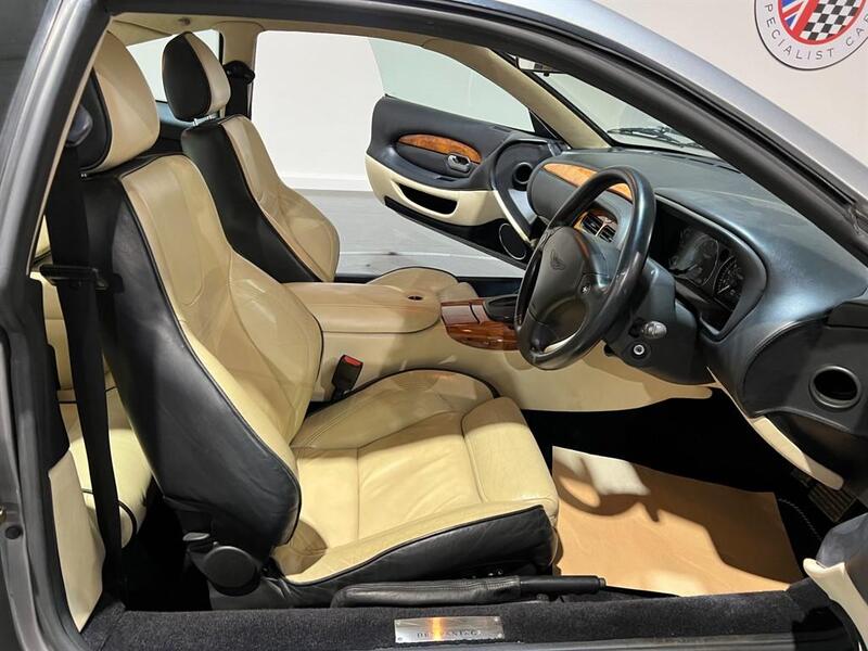 Aston Martin DB7 view 6