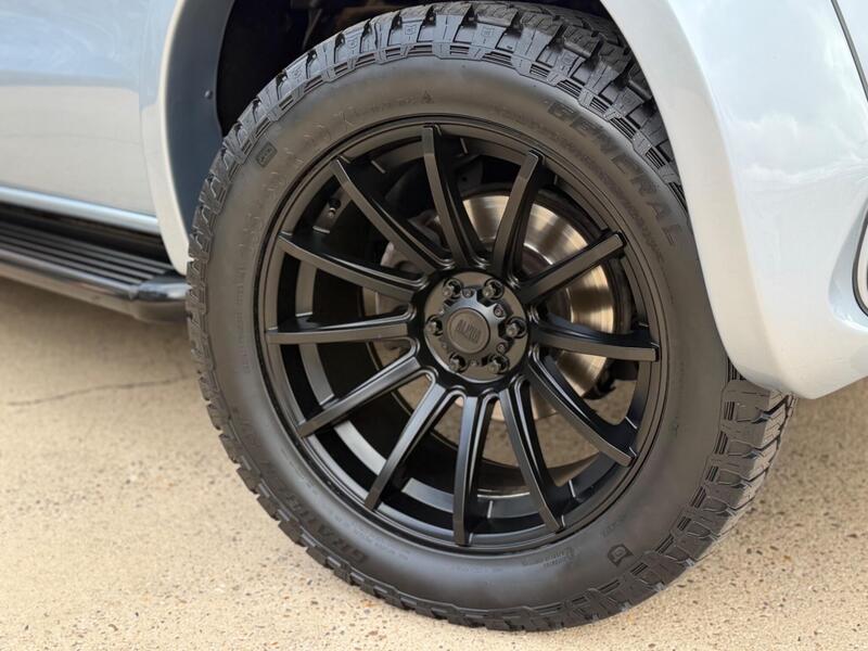 Mercedes-Benz X Class view 6