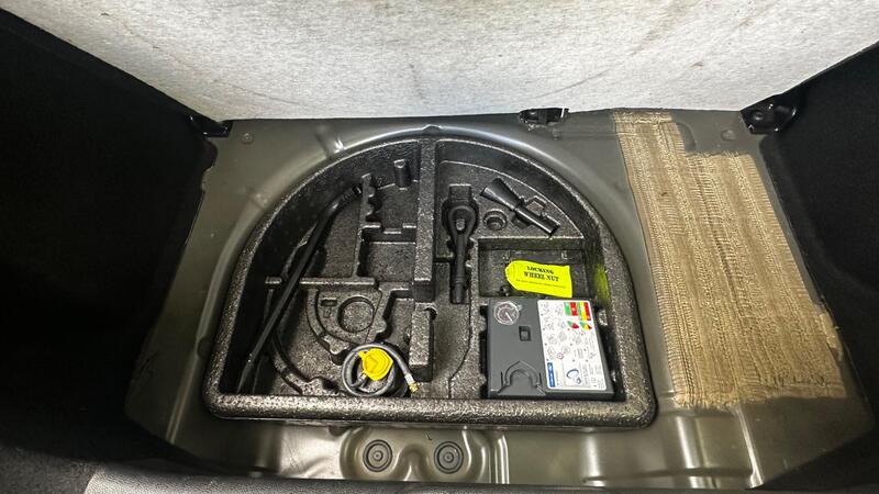 2011 Ford Fiesta — photo 10