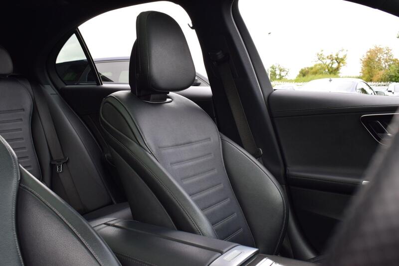 Mercedes-Benz C Class view 4