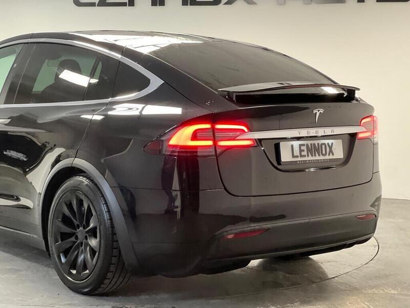 Tesla Tesla Model X view 4