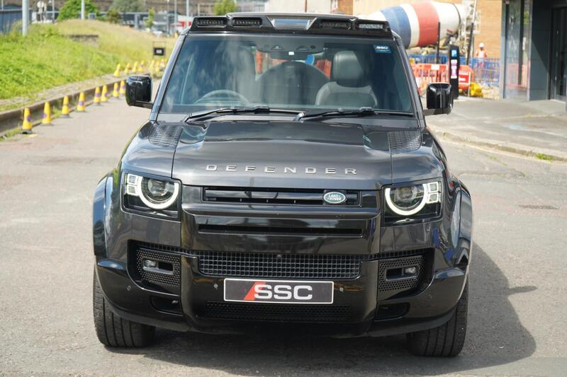 Land Rover Defender 110 view 6
