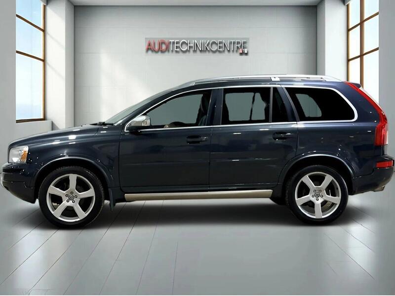 Volvo XC90 view 4