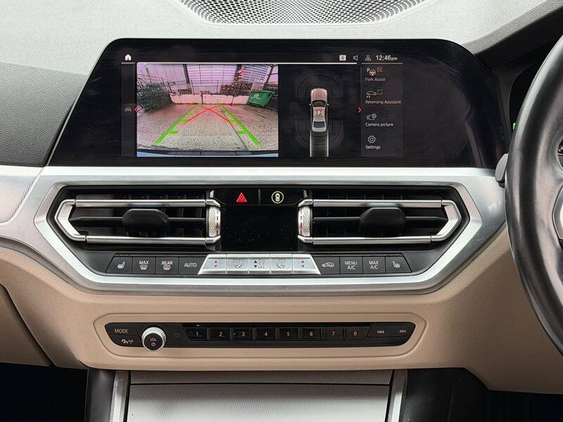 BMW 3 Series view 4