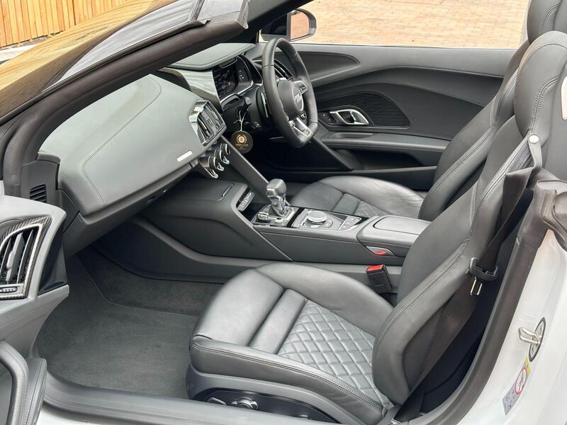 Audi Audi R8 view 7