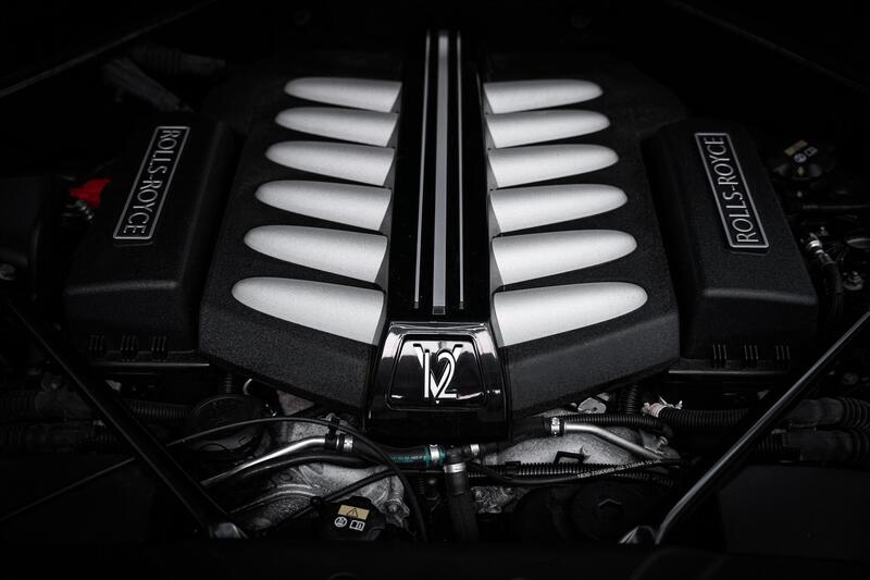 Rolls-Royce Ghost view 3