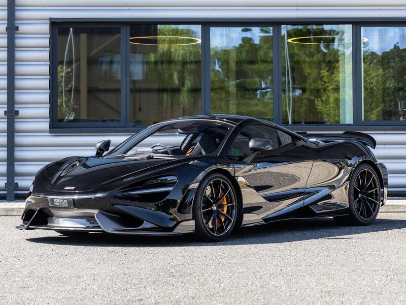 Mclaren 765LT view 7