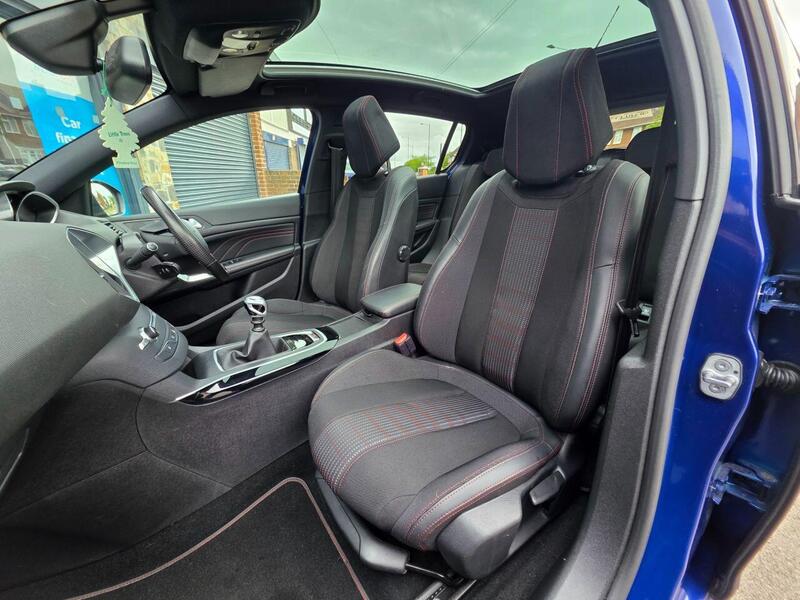 Peugeot 308 view 3