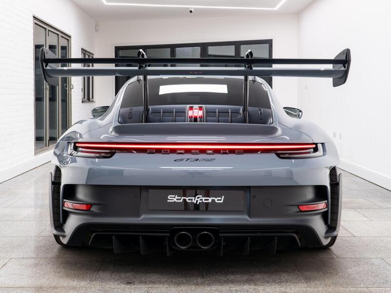 Porsche 911 view 6