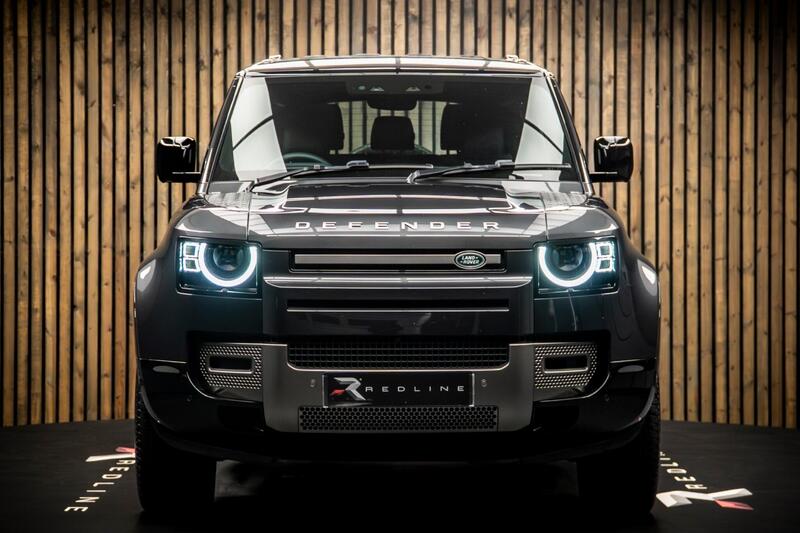 Land Rover Defender 90 view 5