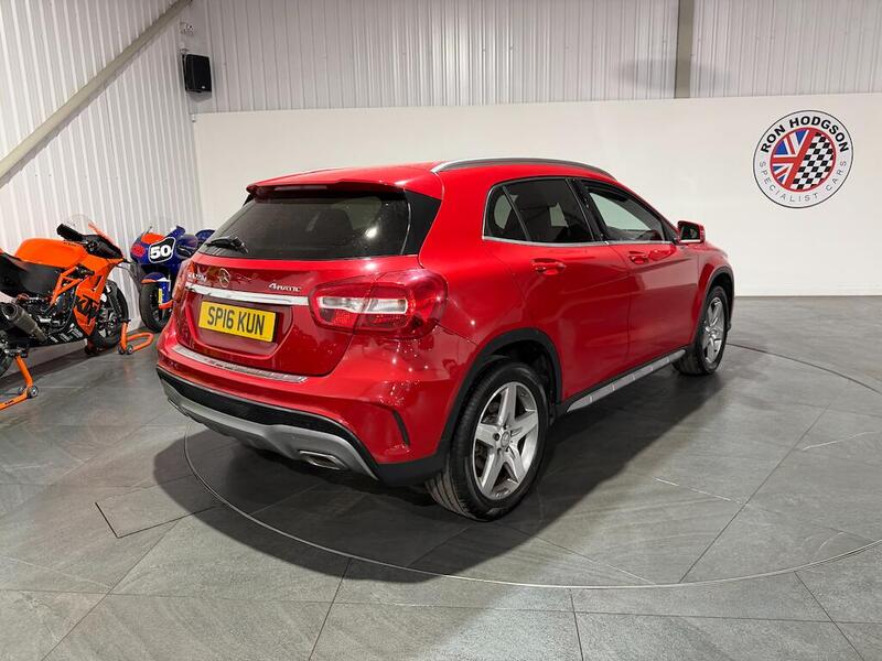 Mercedes-Benz Gla view 3