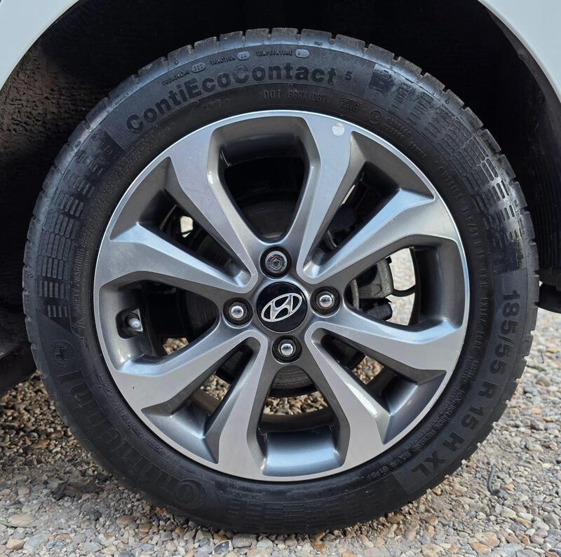 Hyundai i10 1.2 Premium SE Auto Euro 6 5dr thumbnail 12