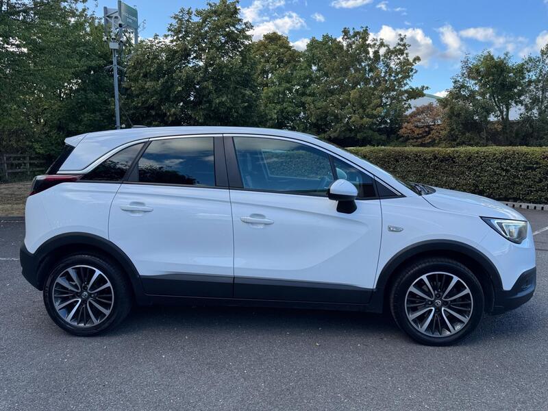 Vauxhall Crossland X view 4