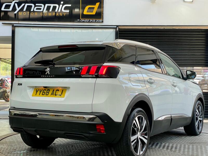 Peugeot 3008 view 3