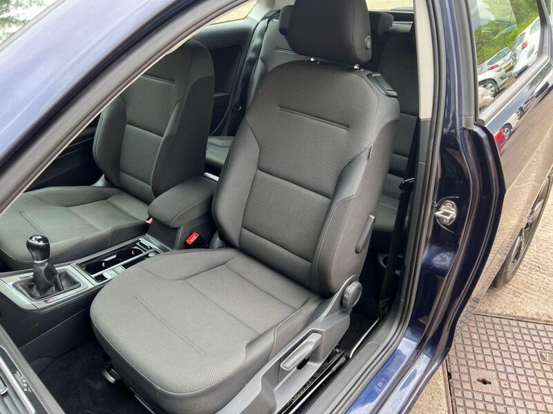 Volkswagen Golf view 16
